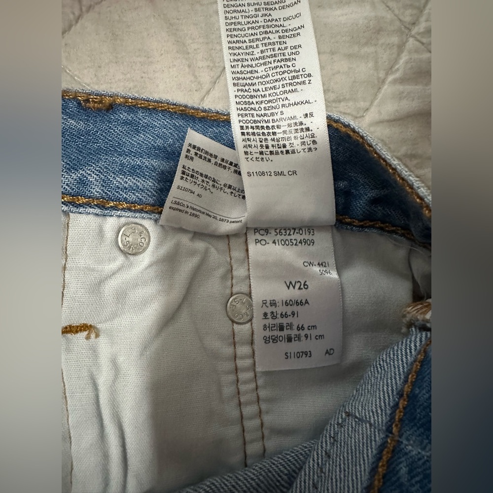 Levi 501 shorts NWOT - Picture 4 of 4